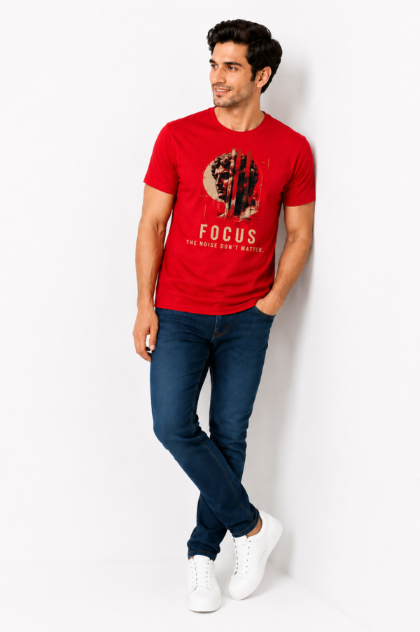 Regular T Shirt Red Focus the noise don’t matter