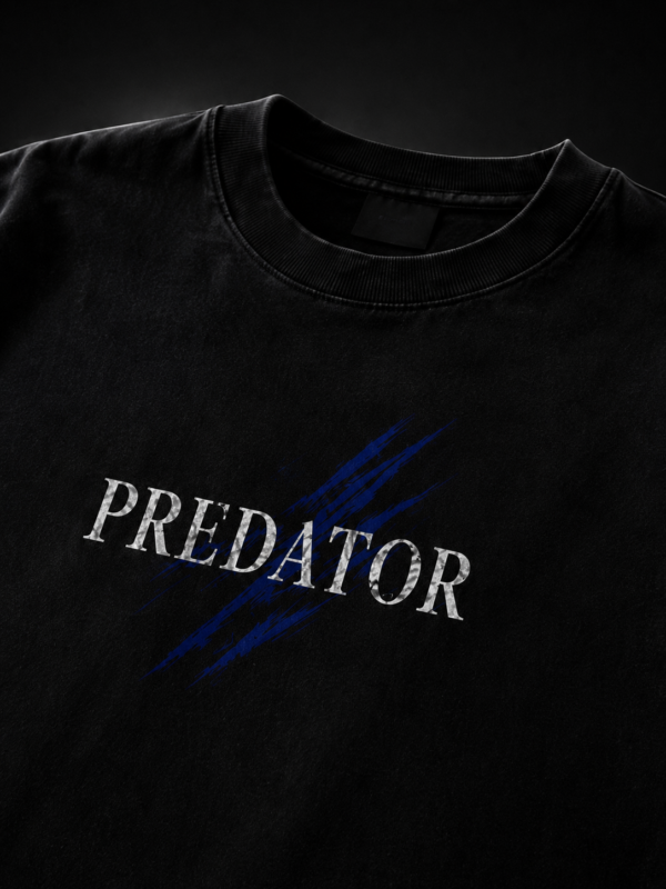 PREDATOR: OVERSIZED TEE